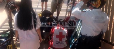 Hombre sufre desmayo por caída estando en la playa Coromuel