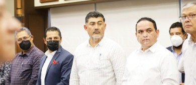 Participa XIV Ayuntamiento de Los Cabos en la firma de convenio de colaboración entre el Gobierno de BCS y el INFONAVIT