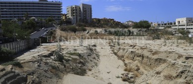 Nadie por encima de ley; realiza Gobierno Municipal una diligencia de embargo contra empresa deudora del impuesto predial en CSL