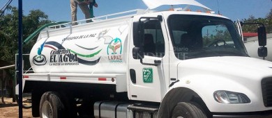 Más de 1 millón 400 mil litros de agua se distribuyeron en La Paz a través del Plan Emergente