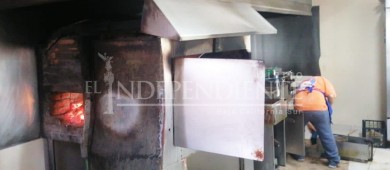 No limpiaron la grasa de la campana y se les incendió