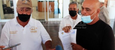 Taxistas acuden a Palacio de Gobierno; Castro Cosío no atendió por conjuntivitis