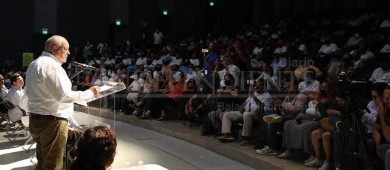 Tras 13 años de espera, entregan 175 concesiones a taxistas de Los Cabos