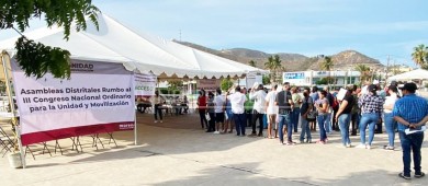 Largas filas para afiliación y votación interna de Morena