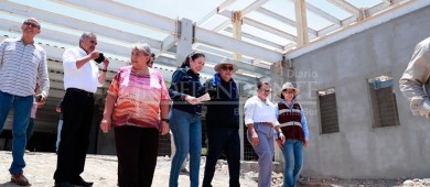 En Santa Rosalía, supervisa Castro Cosío construcción de hospital y dársena de API