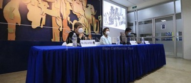 Inauguran en UABCS exposición fotográfica histórica de La Paz
