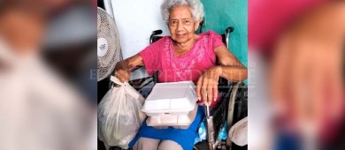 Durante la temporada de lluvias, DIF Los Cabos lleva alimentos calientes hasta los hogares de las personas adultas mayores que asisten a las Casas de Día