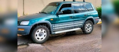 Detiene SSPE a dos personas y localiza cinco vehículos robados