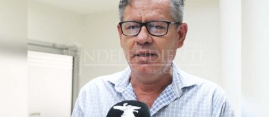 Trabaja SAPA en derrames y desazolves del drenaje La Paz; “no nos tiren aceite”, piden