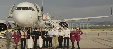 Inauguran vuelo exclusivo de La Paz al AIFA