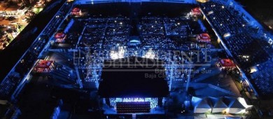 Le piden agua a la alcaldesa de La Paz en concierto con causa de Cristian Nodal