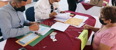 Más de 132  mil estudiantes de nivel básico en BCS recibieron vales para útiles y uniformes