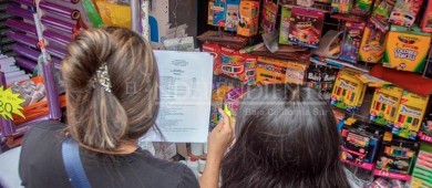 Más de 132  mil estudiantes de nivel básico en BCS recibieron vales para útiles y uniformes