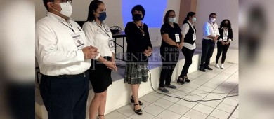 Capacitan a personal bibliotecario de la UABCS en procesos técnicos archivísticos