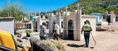 En condiciones los panteones La Paz para recibir a visitantes por el Día de Muertos