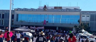 Aplicarán descuentos a maestros paristas: Castro Cosío