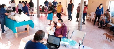 Entrega DIF Municipal apoyos a 811 familias en comunidades de La Paz