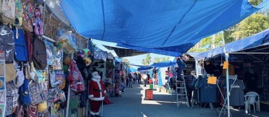 Autoridades y comerciantes de La Paz preparan el  tradicional “Tianguis Navideño”