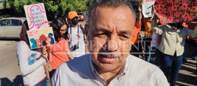 Sector educativo marcha contra la violencia tras agresión a alumna de Normal Superior