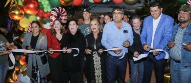 La Ribera enciende el tradicional árbol navideño