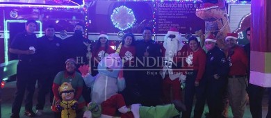 Heroico Cuerpo de Bomberos de La Paz lleva a cabo su tradicional Desfile Navideño