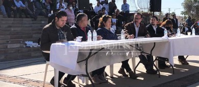 Demandan trabajadores burócratas de BCS el pago completo del bono navideño