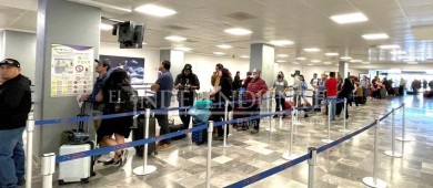Pasajeros afectados por demoras o cancelaciones de vuelos desde y hacia BCS
