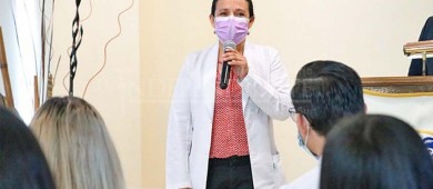 Convocan a pasantes de medicina en BCS para que ejerzan conocimientos con conciencia social