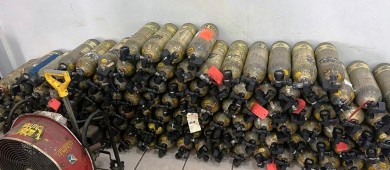 Reciben Bomberos de La Paz donación de 100 equipos de respiración autónoma
