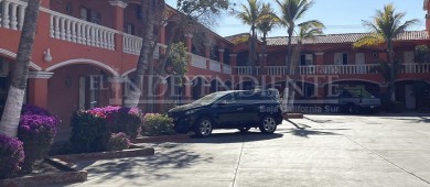 Se llevó a una chica de un bar y terminó asaltado y desnudo