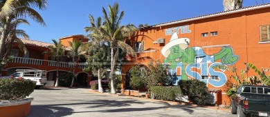 Se llevó a una chica de un bar y terminó asaltado y desnudo