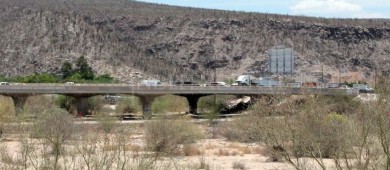 Hoy, de nuevo cerrado el puente de la 8 de Octubre