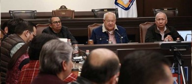 Gobernador Castro Cosío se reúne con alcaldes y tesoreros de BCS