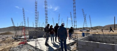 Continúa la construcción de viviendas para reubicar a 22 familias en Santa Rosalía