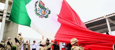 Conmemoran autoridades de los tres niveles de Gobierno Día de La Bandera Nacional