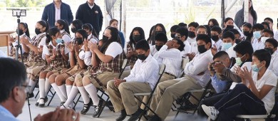 Entrega el gobernador Castro Cosío, aulas didácticas en escuelas de Los Cabos