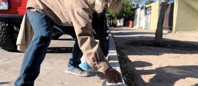 Servicios Públicos da mantenimiento a los principales camellones de La Paz