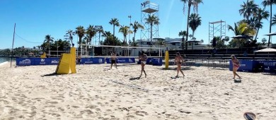 Arriban a BCS jugadores para tour mundial de voleibol de playa en La Paz