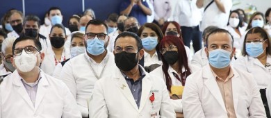 Entrega gobernador acreditaciones en calidad de 47 unidades médicas estatales