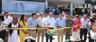 Inauguran en La Paz la muestra “Artesanos y artistas de Baja California Sur”