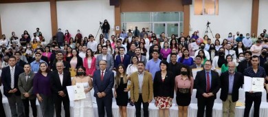 Reconoce gobierno del estado contribución de UABCS en la formación de profesionistas