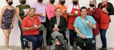 Mujeres emprendedoras de La Paz, exponen sus productos en eventos nacionales