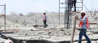 Supervisan el gobernador Castro Cosío y director general del ISSSTE, avance de la nueva clínica en CSL