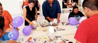 Imparten el segundo taller de piñatas para personas con discapacidad