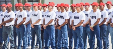 Toman protesta de bandera a personal del servicio militar clase 2004 y remisos