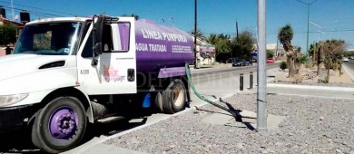 Continua Servicios Públicos de La Paz el riego de bulevares con agua tratada
