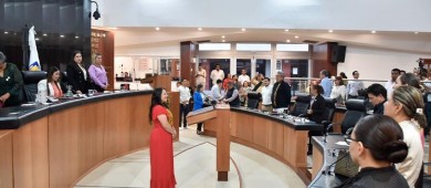 Tras maratónica sesión, congresistas eligen como presidenta de la CEDH a Charlene Ramos Hernández