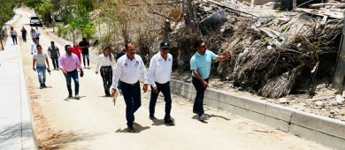 Supervisa alcalde Oscar Leggs Castro el avance de la pavimentación integral de la Ampliación Guadalupe Victoria en Santiago