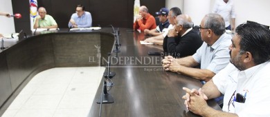 Transportistas de La Paz exigen aumento a la tarifa del servicio público