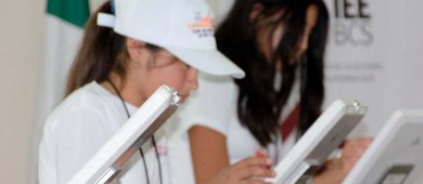 Recibió IEEBCS a participantes del VII cabildo infantil 2023 “Con las niñas y niños La Paz es posible”